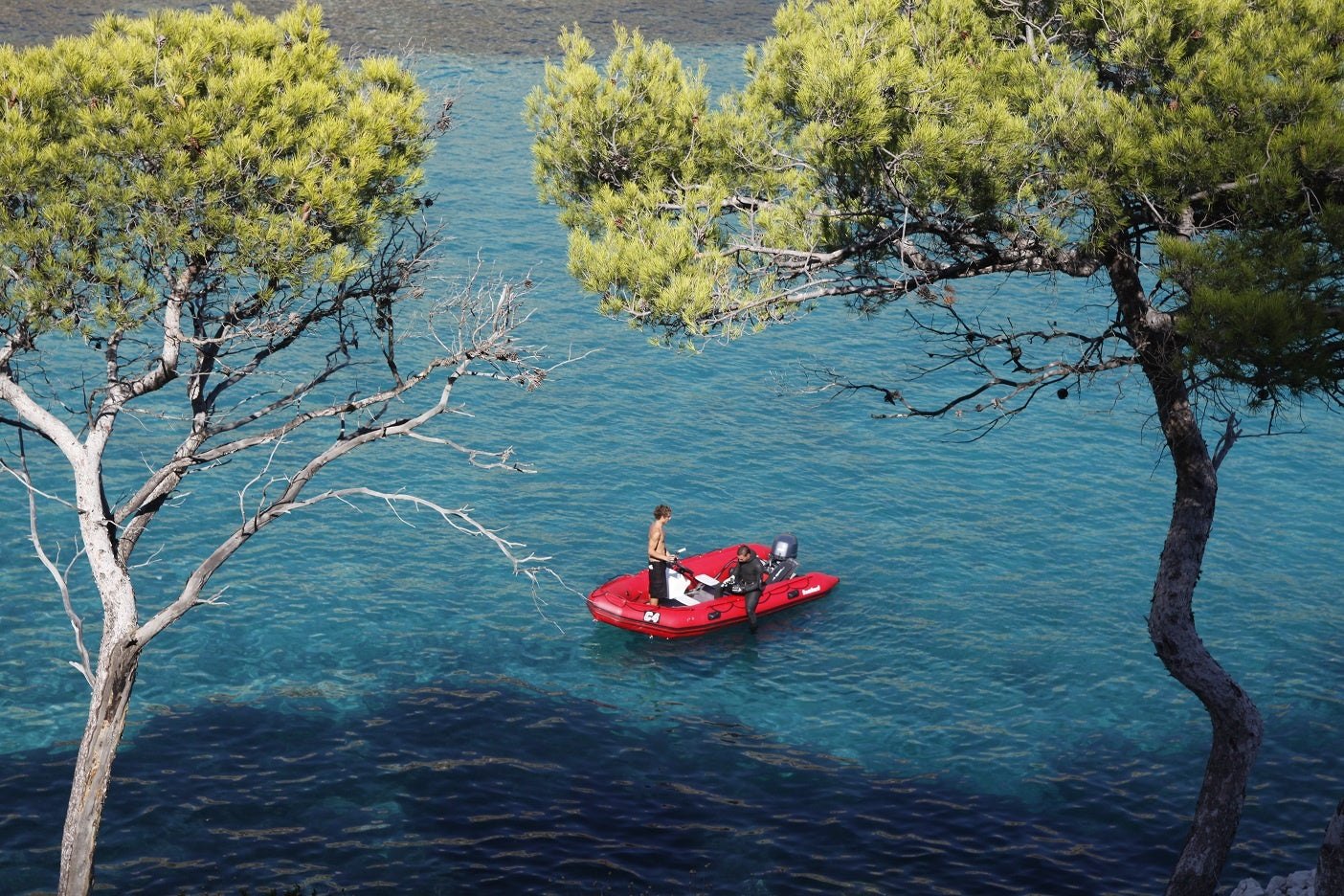 Bombard Commando C4 - rood PVC - rubberboot met aluminium vlonderdelen