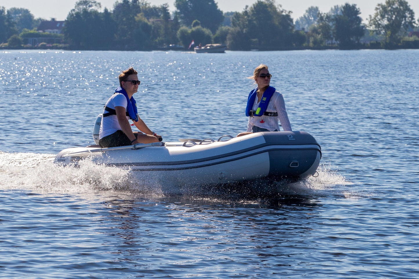 Zodiac Cadet 350 Aero - rubberboot met luchtbodem op het water in actie